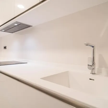Amazing In With 2 Bedrooms, Wifi And Outdoor Swimming Pool 에스테포나